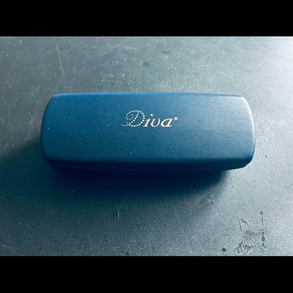 Diva Accessories - Diva Elegant Blue Eyeglass Holder